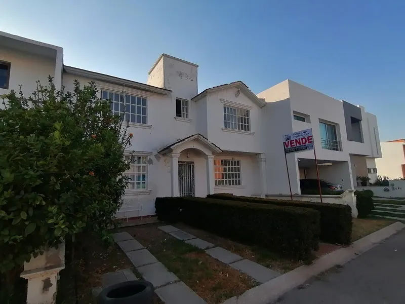 Fracc. Claustros del Rio, casa en Renta, San Juan del Rio,
